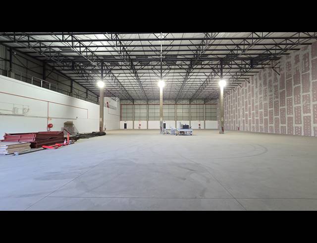 3,743M² WAREHOUSE TO LET IN SPARTAN